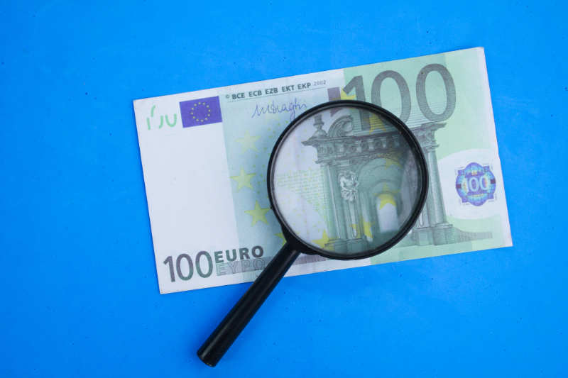 100 Euro Schein für das soziale Investment